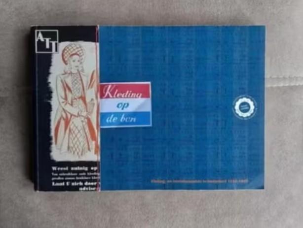 Kleding op de bon 1939 - 1949, Boeken, Oorlog en Militair, Tweede Wereldoorlog, Ophalen of Verzenden, Zo goed als nieuw, Overige onderwerpen