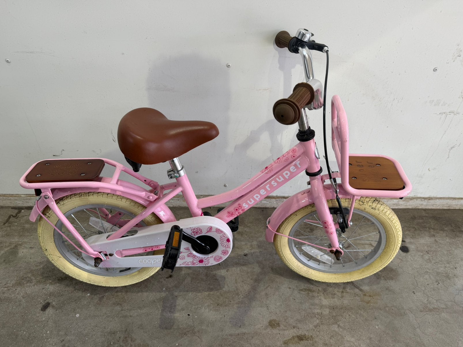 Supersuper meisjes fiets 14 inch, Fietsen en Brommers, Fietsen | Kinderfietsjes, Ophalen, Zo goed als nieuw, Minder dan 16 inch