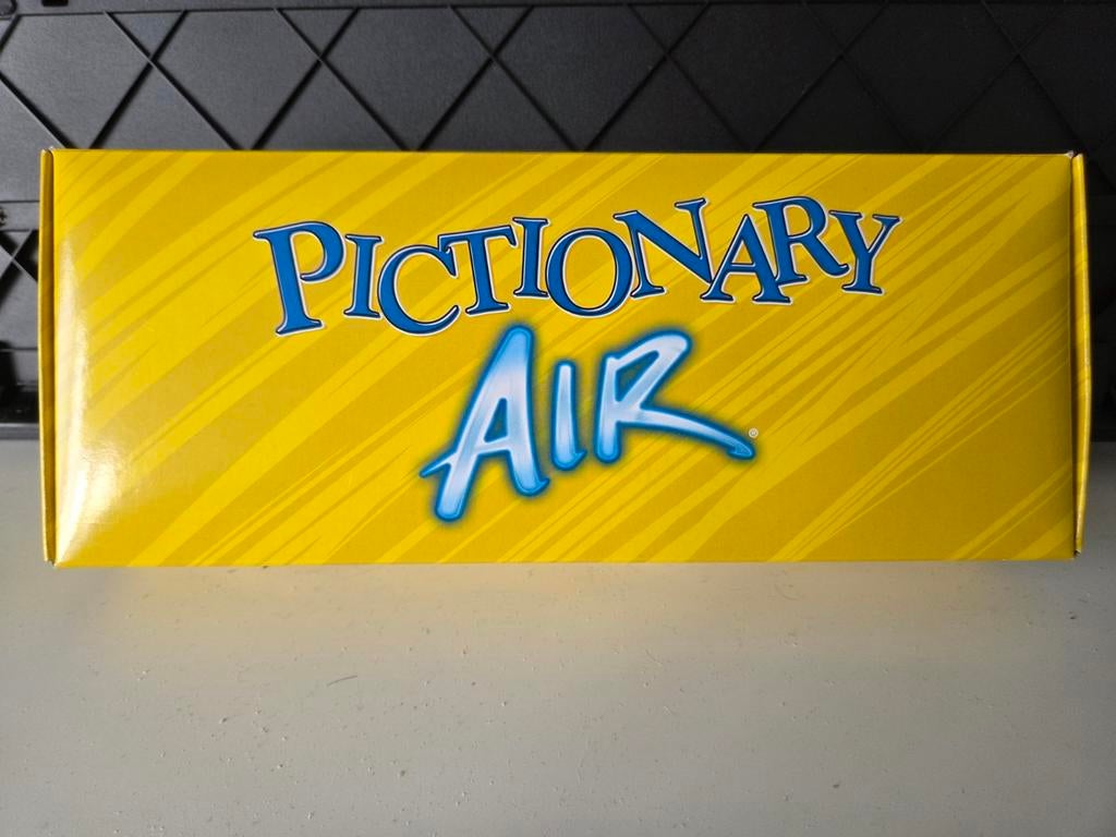 Pictionary Air - Teken in de lucht!, Vijf spelers of meer, Ophalen of Verzenden, Zo goed als nieuw, Mattel