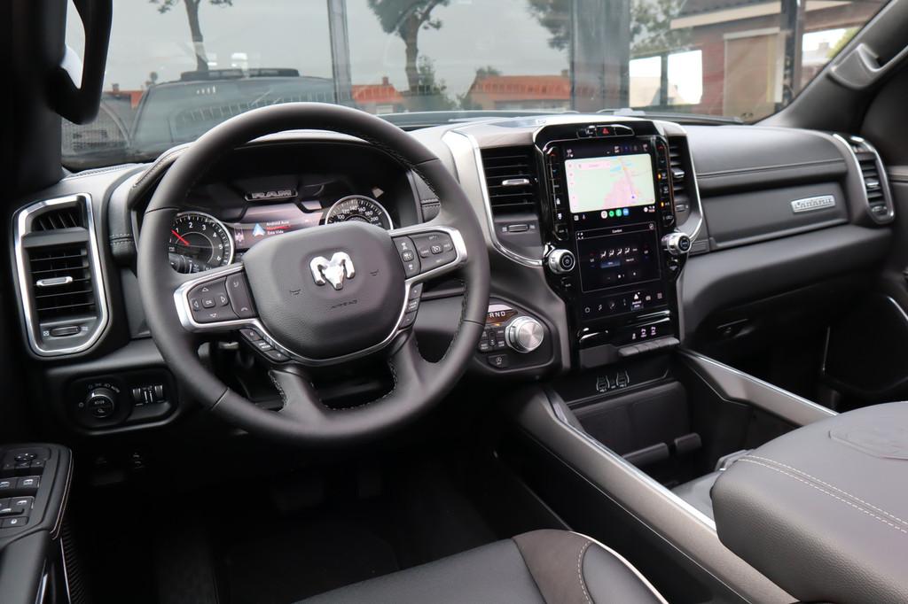Dodge Ram 1500 2025 3.0L HURRICANE LARAMIE SPORT | BPM VRIJ, Auto's, Automaat, Met garantie (alle), Zwart, Leder
