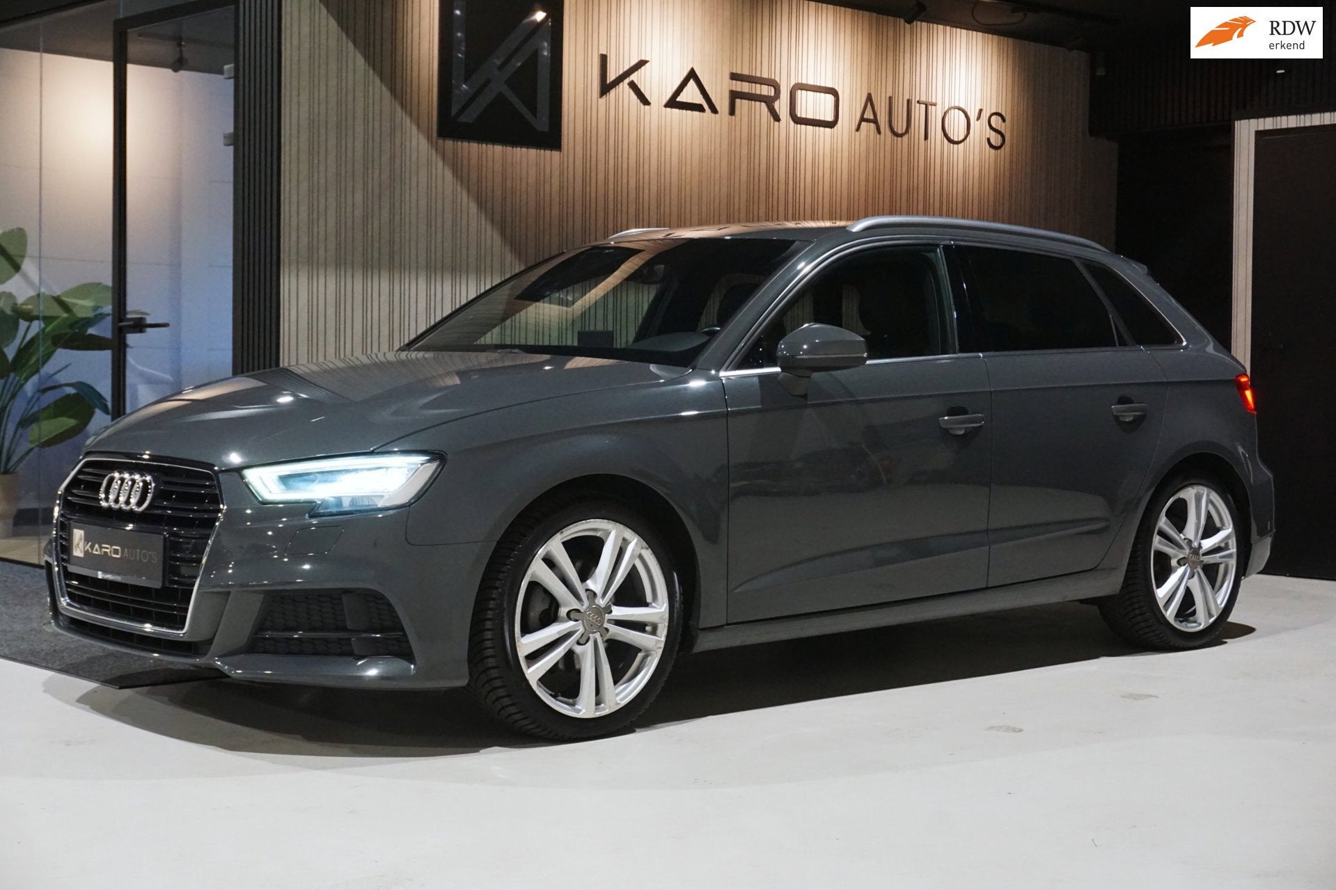 Audi A3 Sportback 35 TFSI S-line Led Carplay Leer Clima VOL, Auto's, 4 cilinders, 150 pk, 1245 kg, Bedrijf