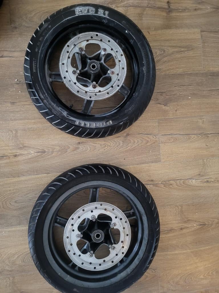 Gilera DNA Bandenset, Fietsen en Brommers, Ophalen of Verzenden, Gebruikt, Overige typen, Piaggio