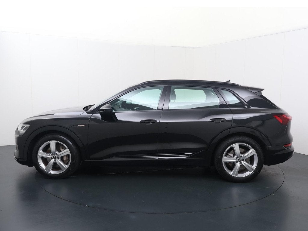 Audi e-tron 55 quattro Advanced edition Plus 95 kWh | 408 PK, Auto's, 131 €/maand, Zwart, 95 kWh, Met garantie (alle)