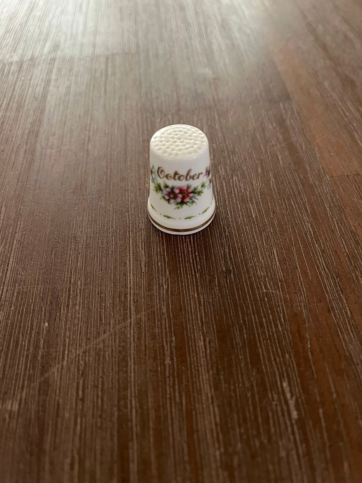 Royal Albert Porseleinen Vingerhoedje - Oktober Bloemen, Ophalen, Zo goed als nieuw, Porselein, Nederland