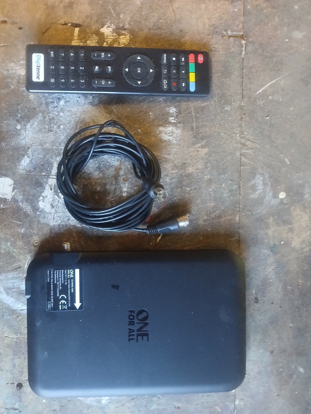 Digitenne Afstandsbediening & One For All DVB-T2 Antenne, Ophalen, Gebruikt