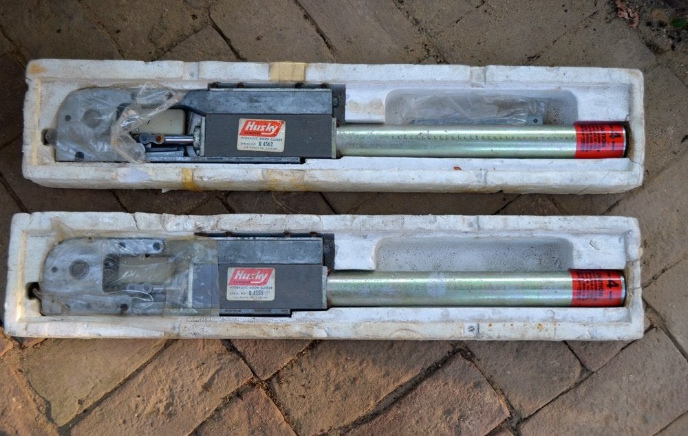 2 Kawneer Husky hydraulische deurdrangers, Doe-het-zelf en Verbouw, Hang- en Sluitwerk, Ophalen, IJzer, Overige typen
