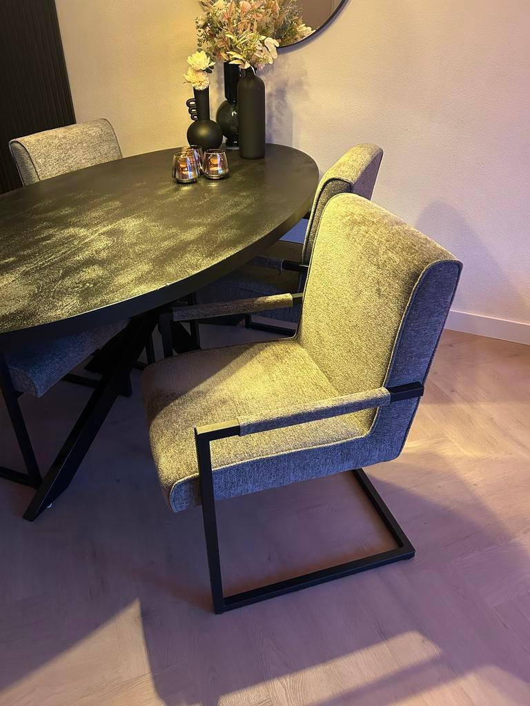 Set van 4 moderne eetkamerstoelen - Grijs stof, Huis en Inrichting, Stoelen, Ophalen, Zo goed als nieuw, Vier, Stof