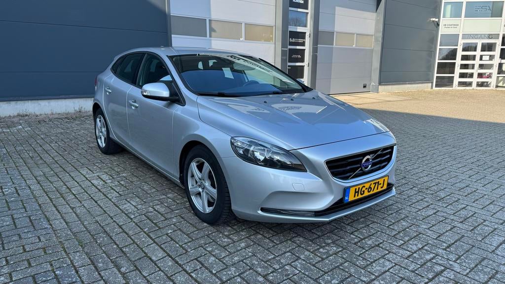 Volvo V40 D2 1.6 Powershift 2014 Grijs, Auto's, Volvo, Euro 5, 4 cilinders, 700 kg, Particulier