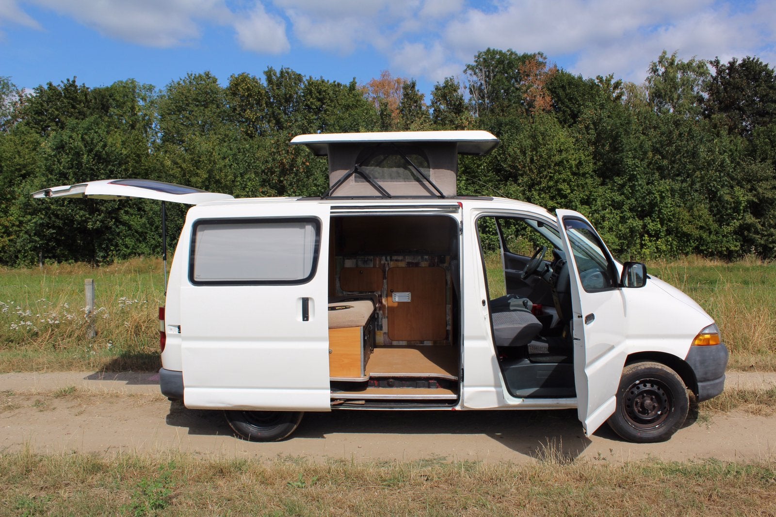 Toyota hiace, Caravans en Kamperen, Campers, Particulier, tot en met 2, Buscamper of Camperbus, Mercedes-Benz, tot 5 meter, Diesel