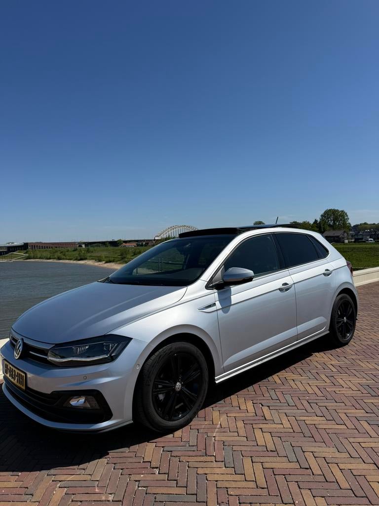 Volkswagen Polo 1.0 TSI DSG R-Line 2020/Pano/ACC/Keyless/NL, Auto's, Zwart, 95 pk, 49 €/maand, Origineel Nederlands