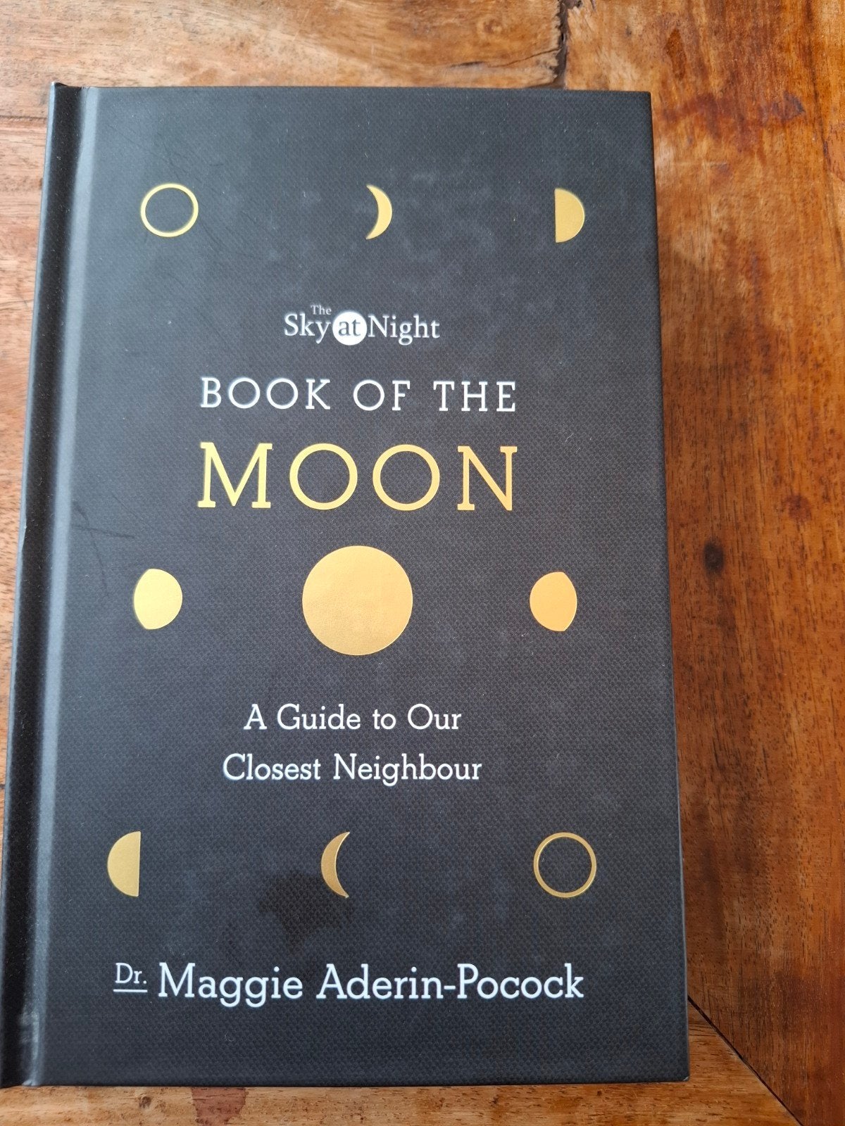 Sky at Night: Book of the Moon - Dr. Maggie Aderin-Pocock, Ophalen of Verzenden, Zo goed als nieuw, Dr. Maggie Aderin-Pocock, Natuurwetenschap