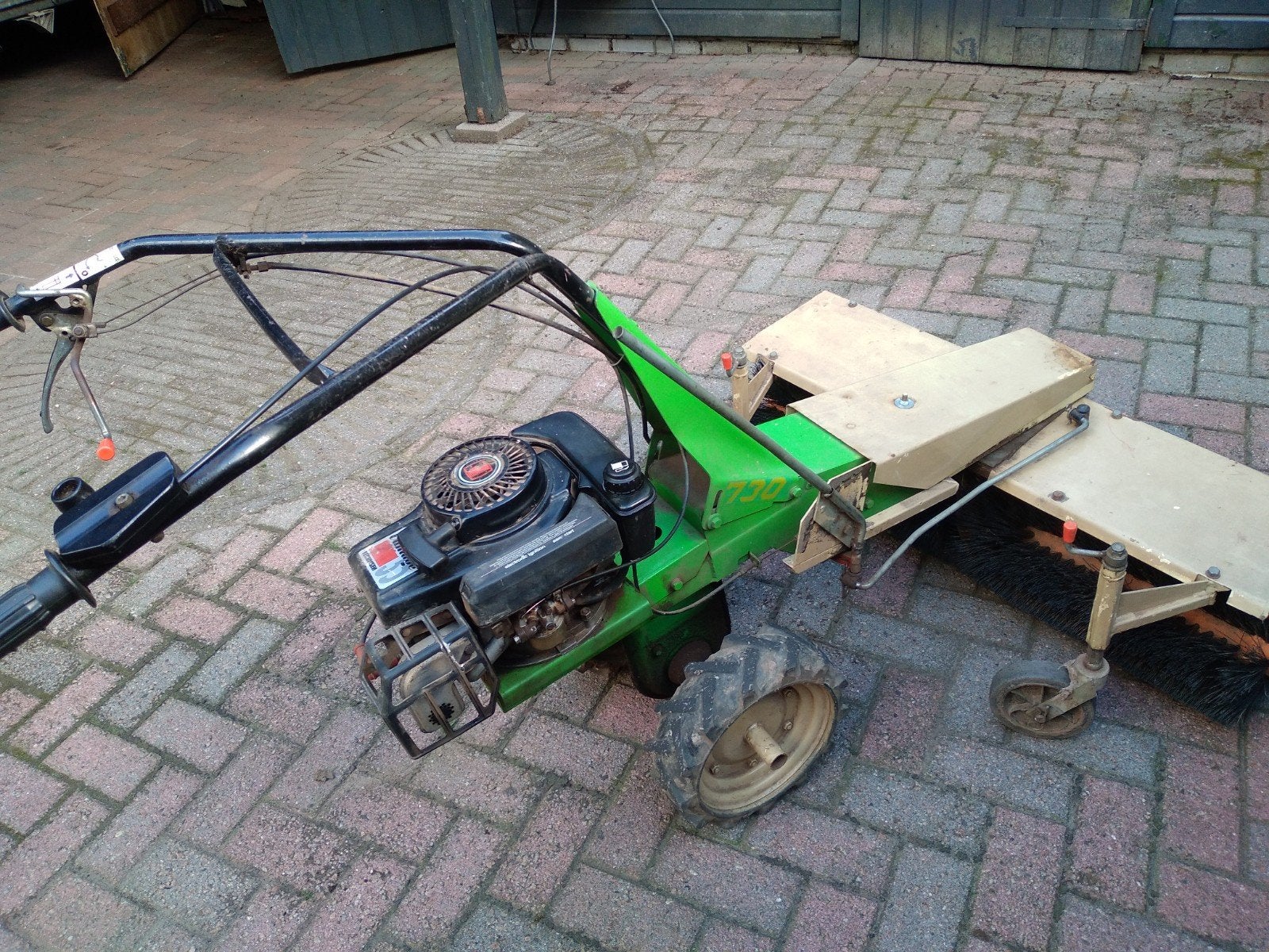 Te koop veegmachine., Ophalen