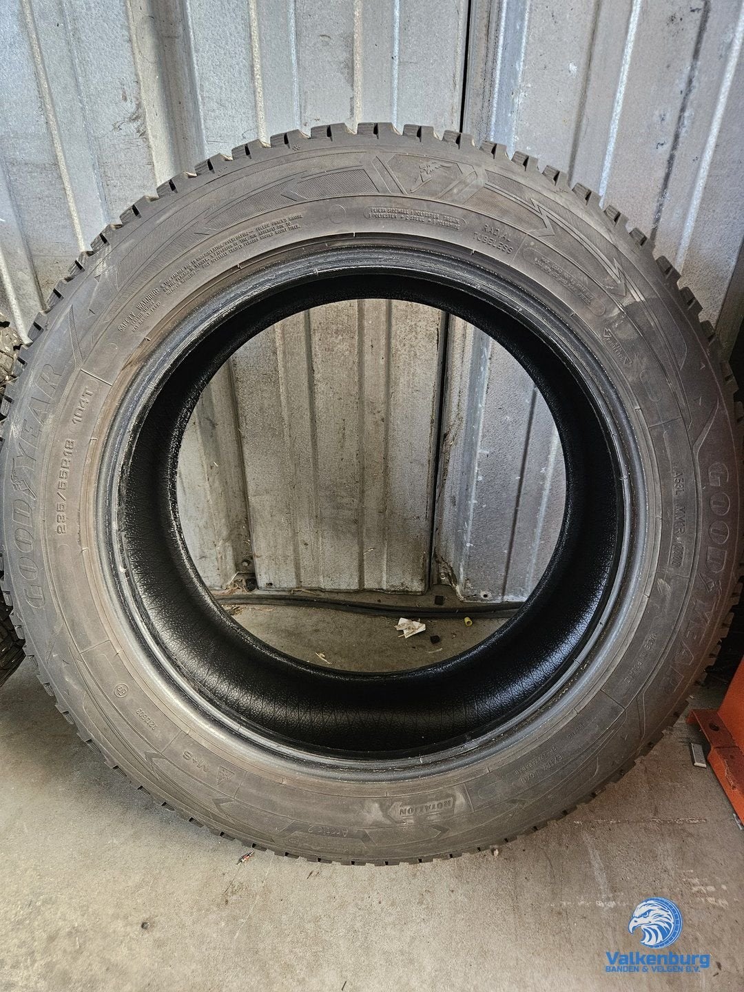 8mm! SPIJKERbanden Winterbanden 235/55R18 Goodyear UltraGrip, 18 inch, Gebruikt, -, -