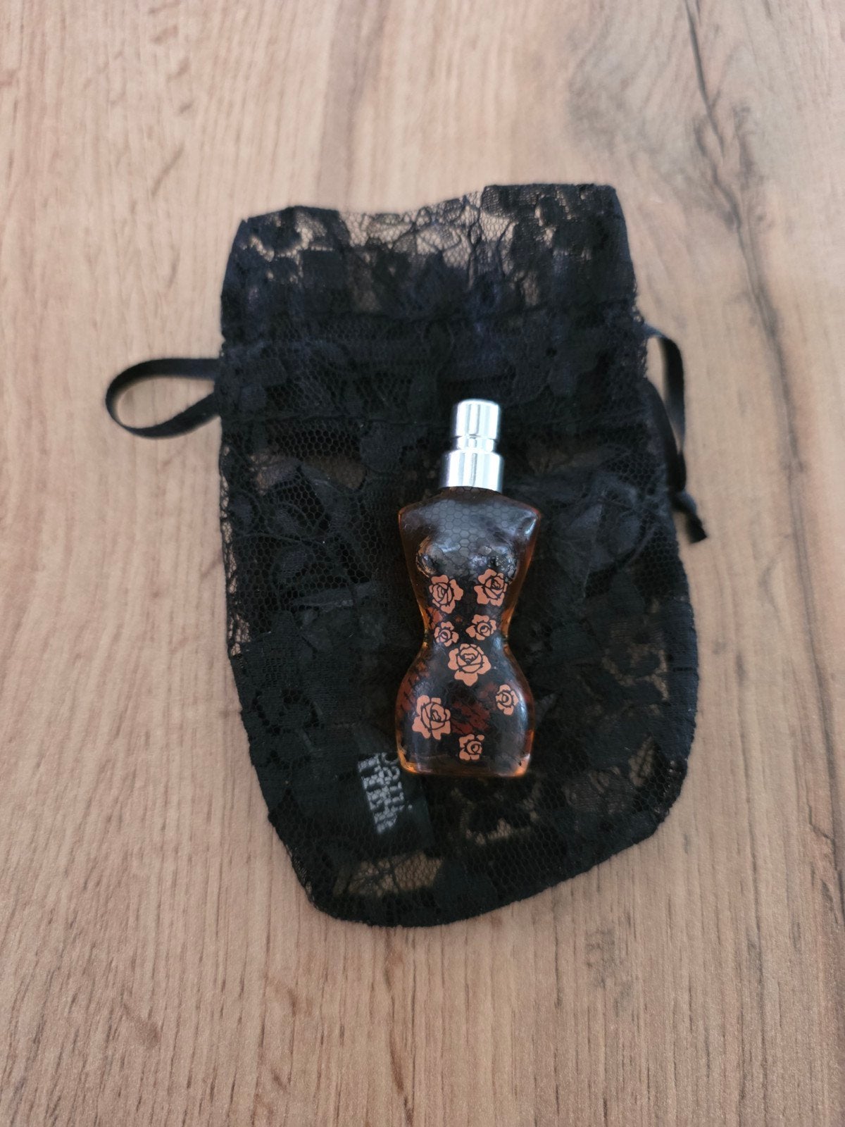 Vintage JPG Classique Flowers Dress Parfum 3,5ml + Pouch, Verzamelen, Ophalen of Verzenden, Miniatuur, Gevuld