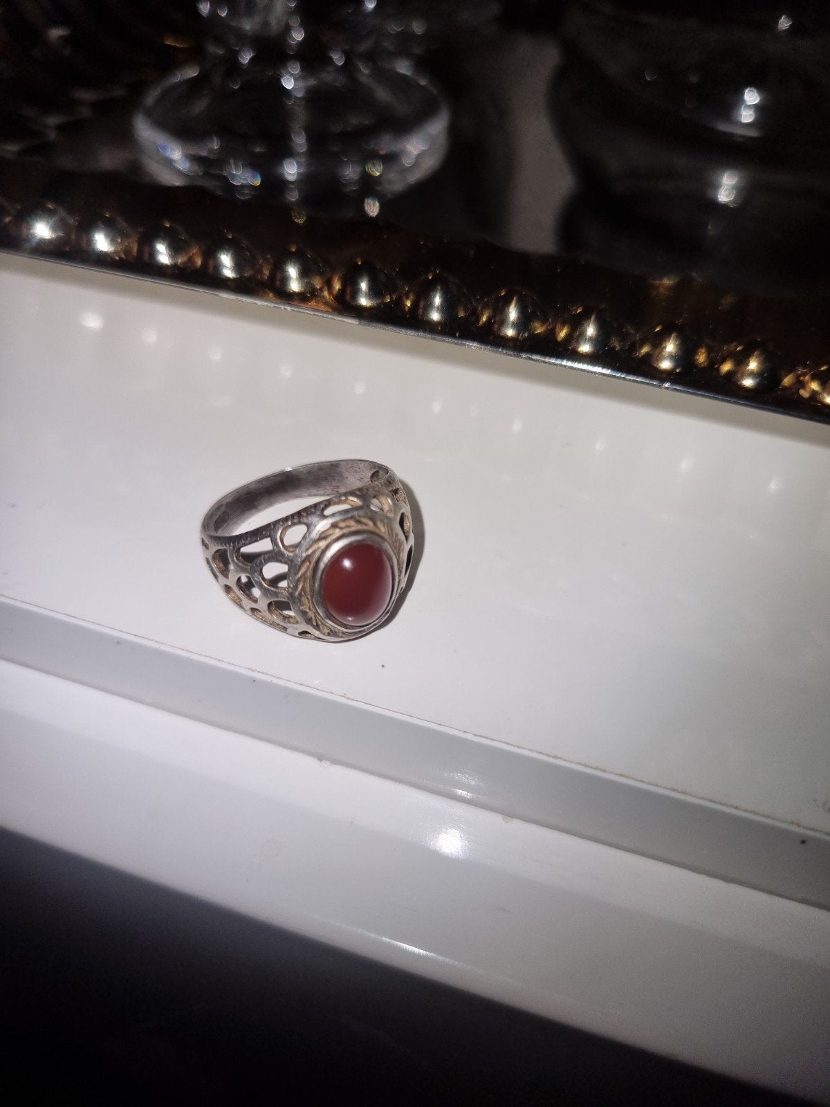 Zilveren ring met rode edelsteen, Gebruikt, Ophalen of Verzenden, 17 tot 18, Dame of Heer