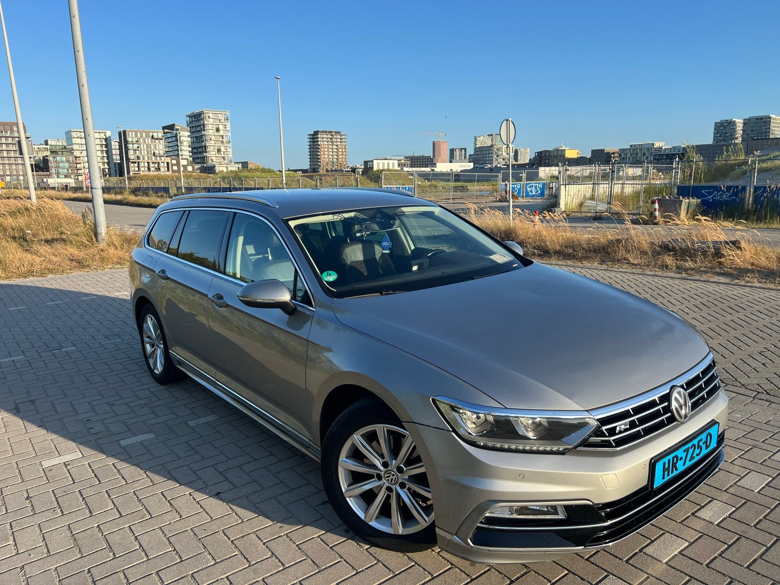 Volkswagen Passat 1.6 TDI 88KW BMT Variant DSG 2015 Grijs, Auto's, Volkswagen, Euro 6, 4 cilinders, Leder en Stof, Origineel Nederlands