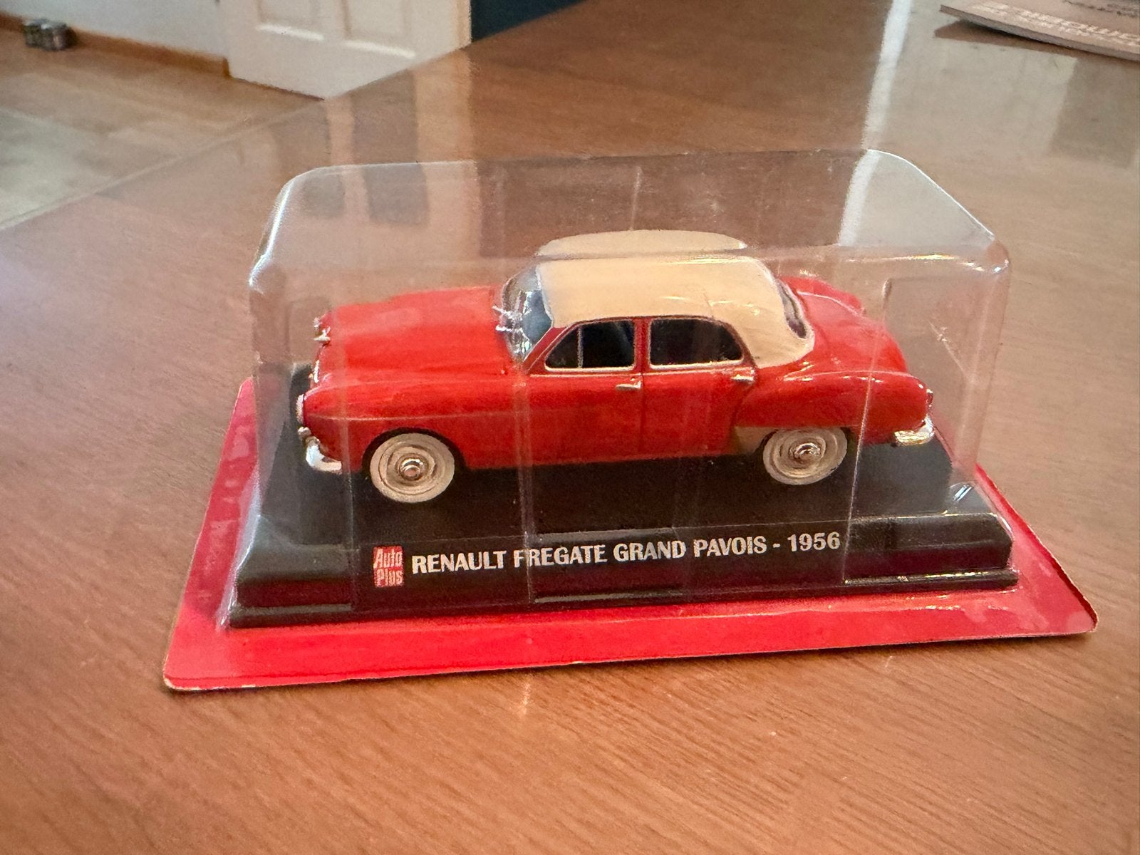 Renault Frégate Grand Pavois 1956 - Auto Plus modelauto, Ophalen of Verzenden, Zo goed als nieuw, Auto, Overige merken
