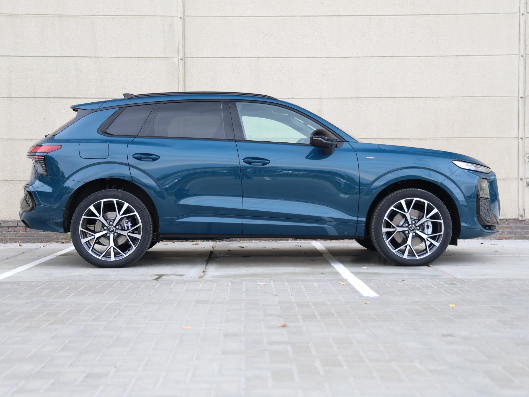 Audi Q3 S edition e-hybrid 272 PK SUV | Optiek zwart | Trekh, Auto's, Audi, 1800 kg, 1498 cc, 26 kWh, Plug-in hybride