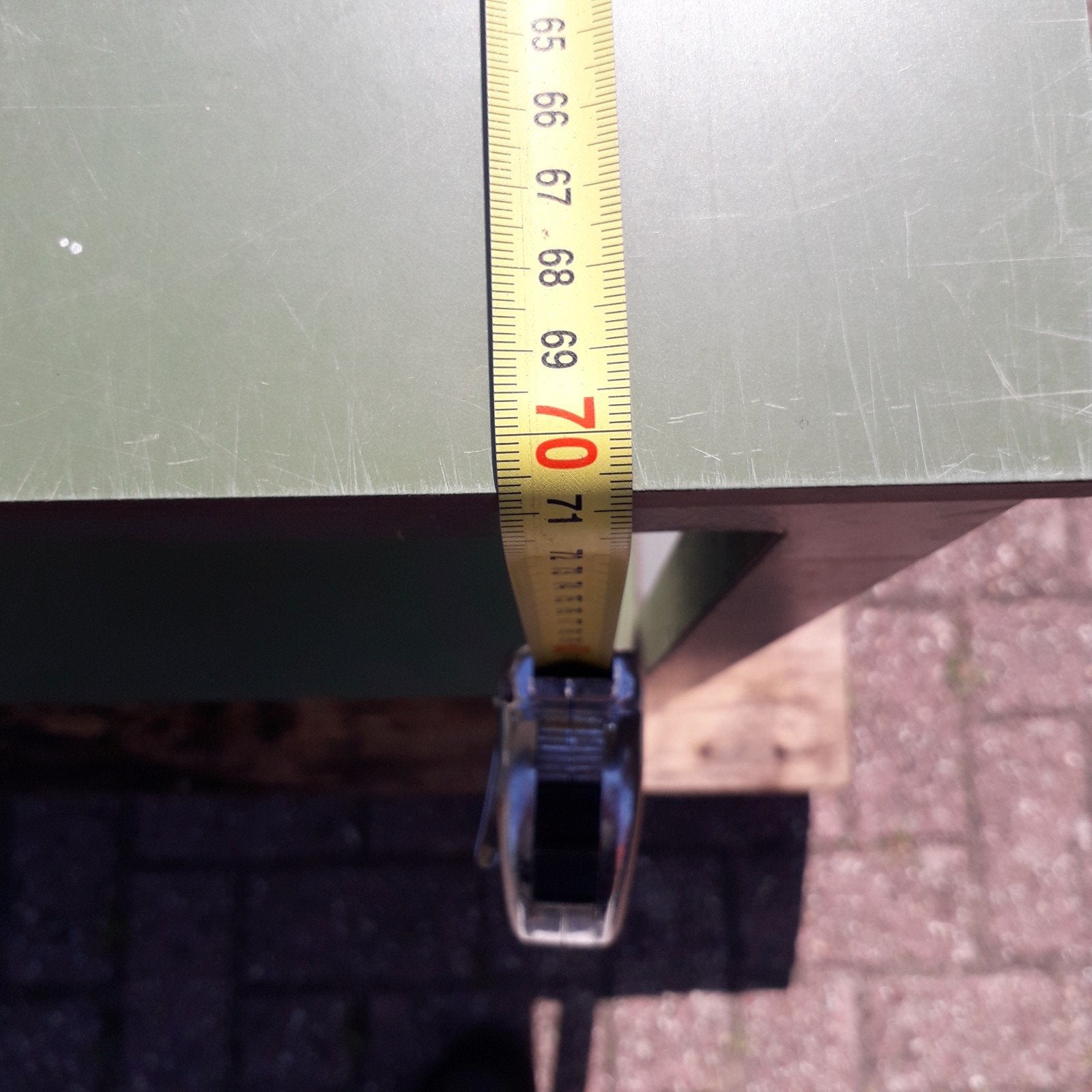 Foto 9 van Stevige werkbank met Trespabladen en metalen frame