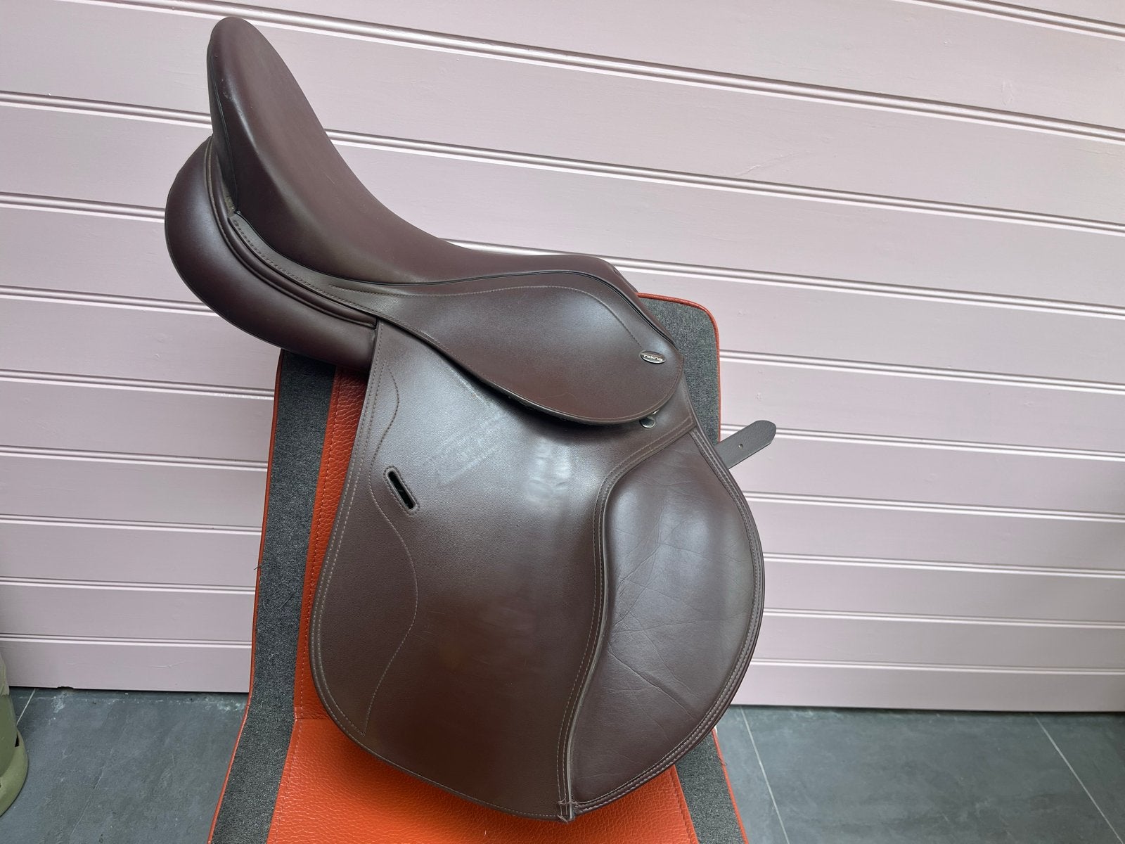 Bruin tekna zadel 16,5 inch, Dieren en Toebehoren, Ophalen, Gebruikt