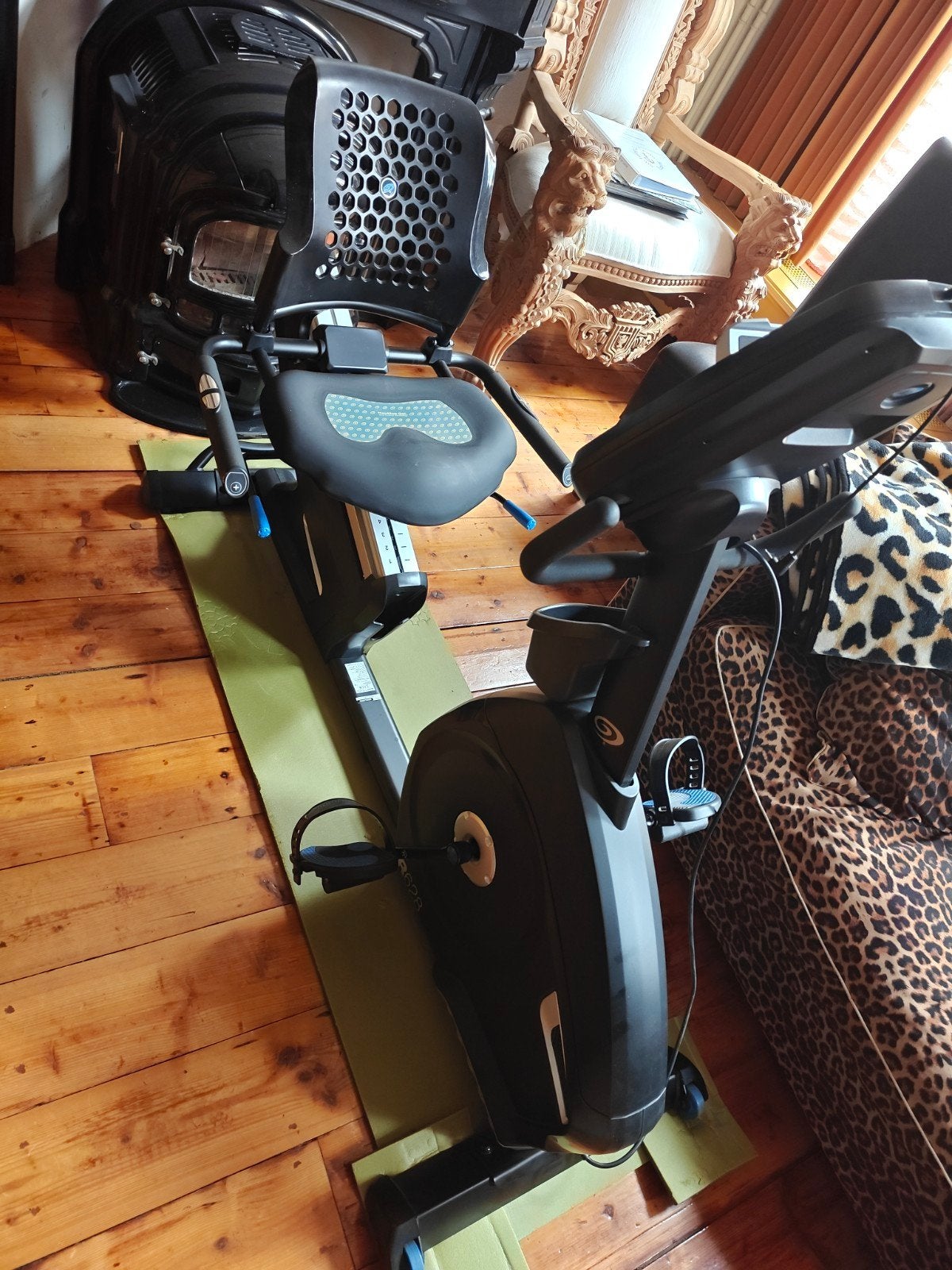 Nautilus Recumbent Bike/Hometrainer R628, Ophalen, Zo goed als nieuw, Metaal, Benen