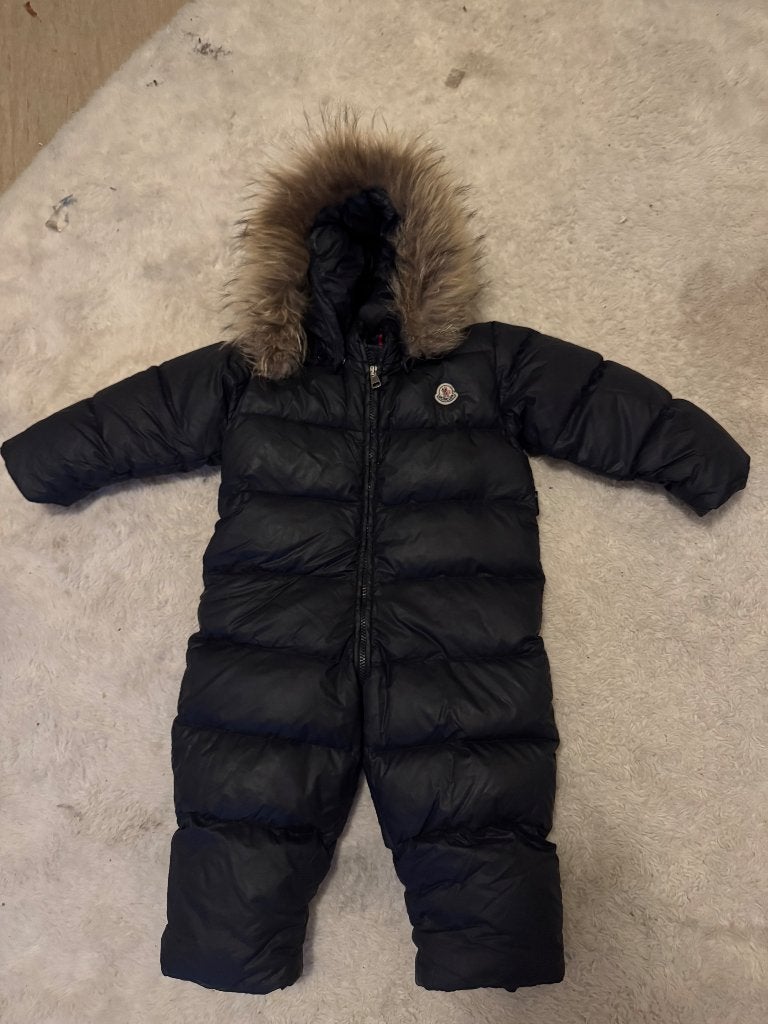 Moncler winterjas kids, Moncler, Jongetje of Meisje, Ophalen of Verzenden, Zo goed als nieuw