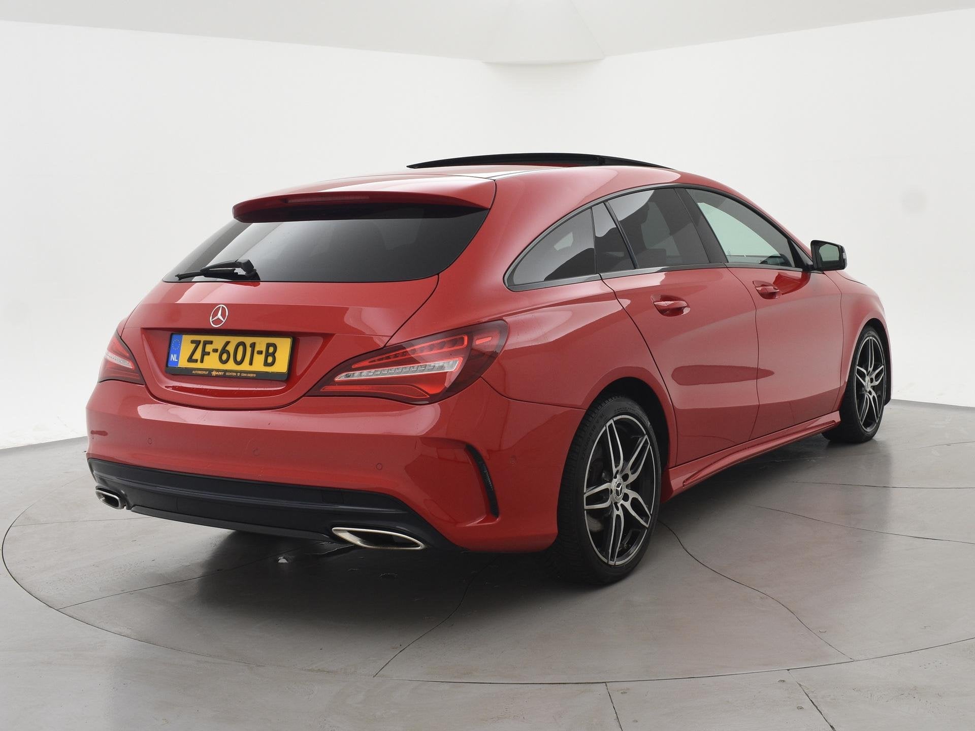 Mercedes-Benz CLA-klasse Shooting Brake 180 AMG NIGHT + PANO, CLA, 730 kg, Gebruikt, 4 cilinders