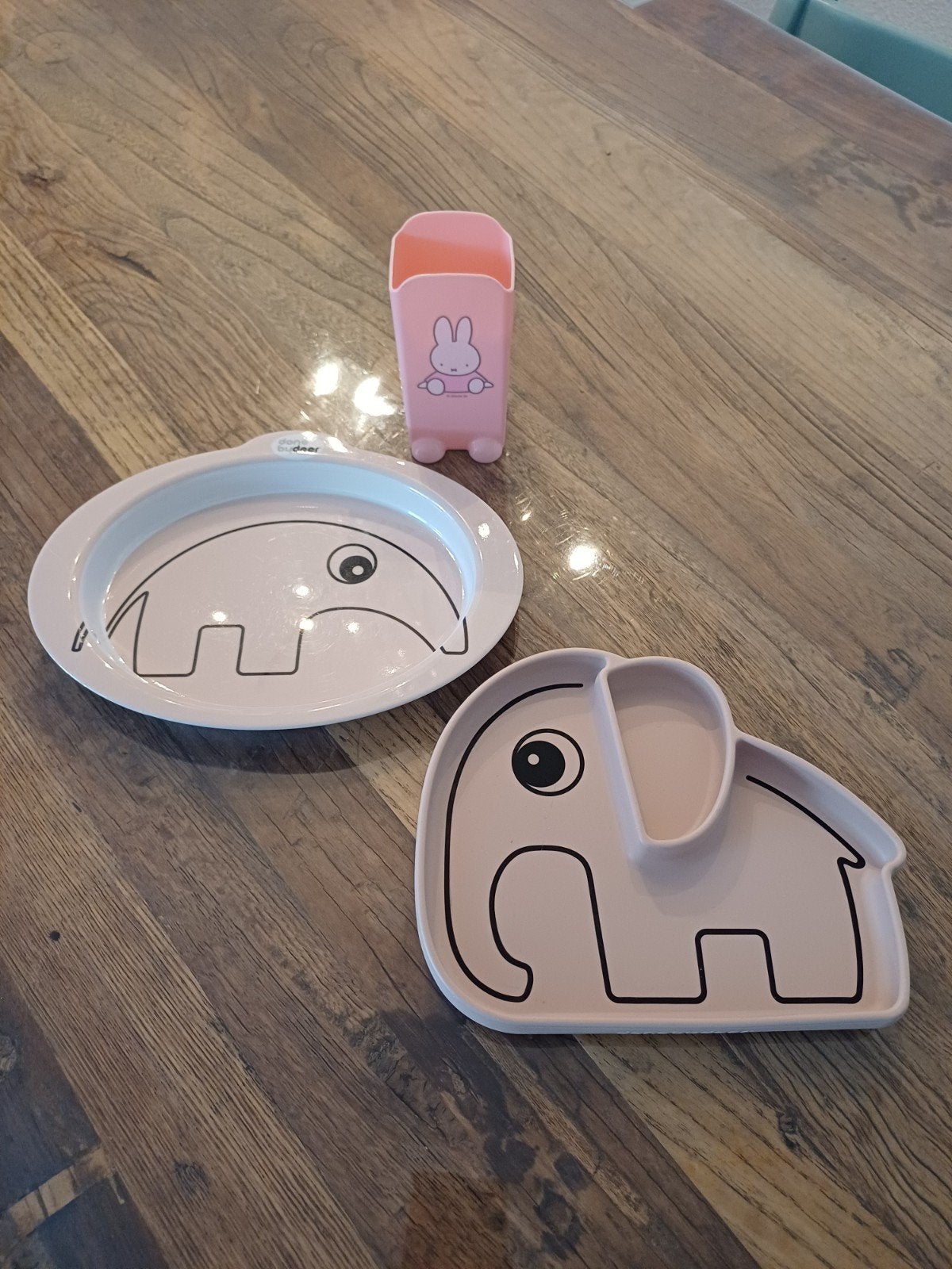 Done By Deer borden + Nijntje pakjeshouder roze, Ophalen of Verzenden, Zo goed als nieuw