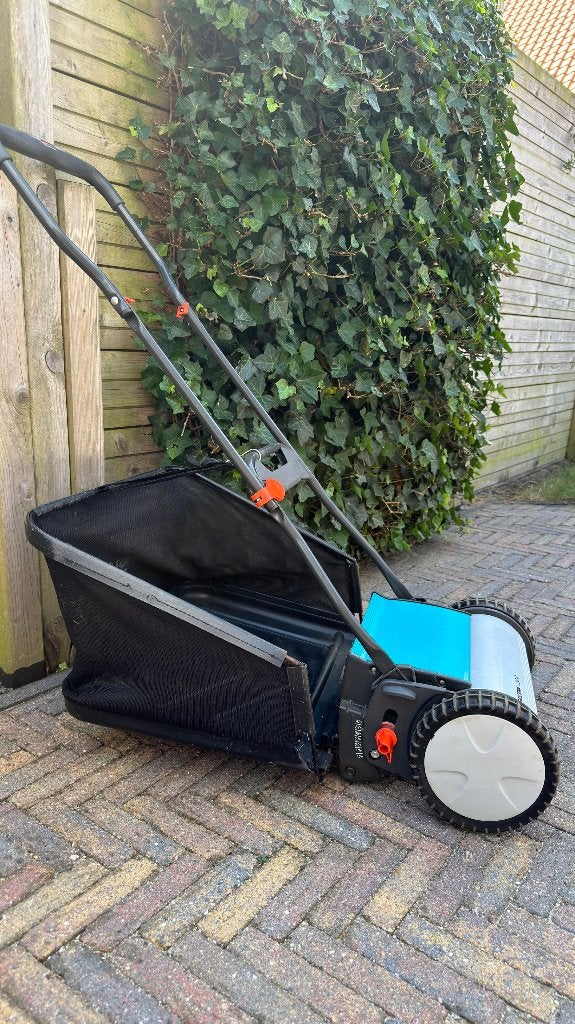 Gardena 300c kooimaaier met grasopvangbak, Tuin en Terras, Gebruikt, Handgrasmaaier, Ophalen of Verzenden, Opvangbak