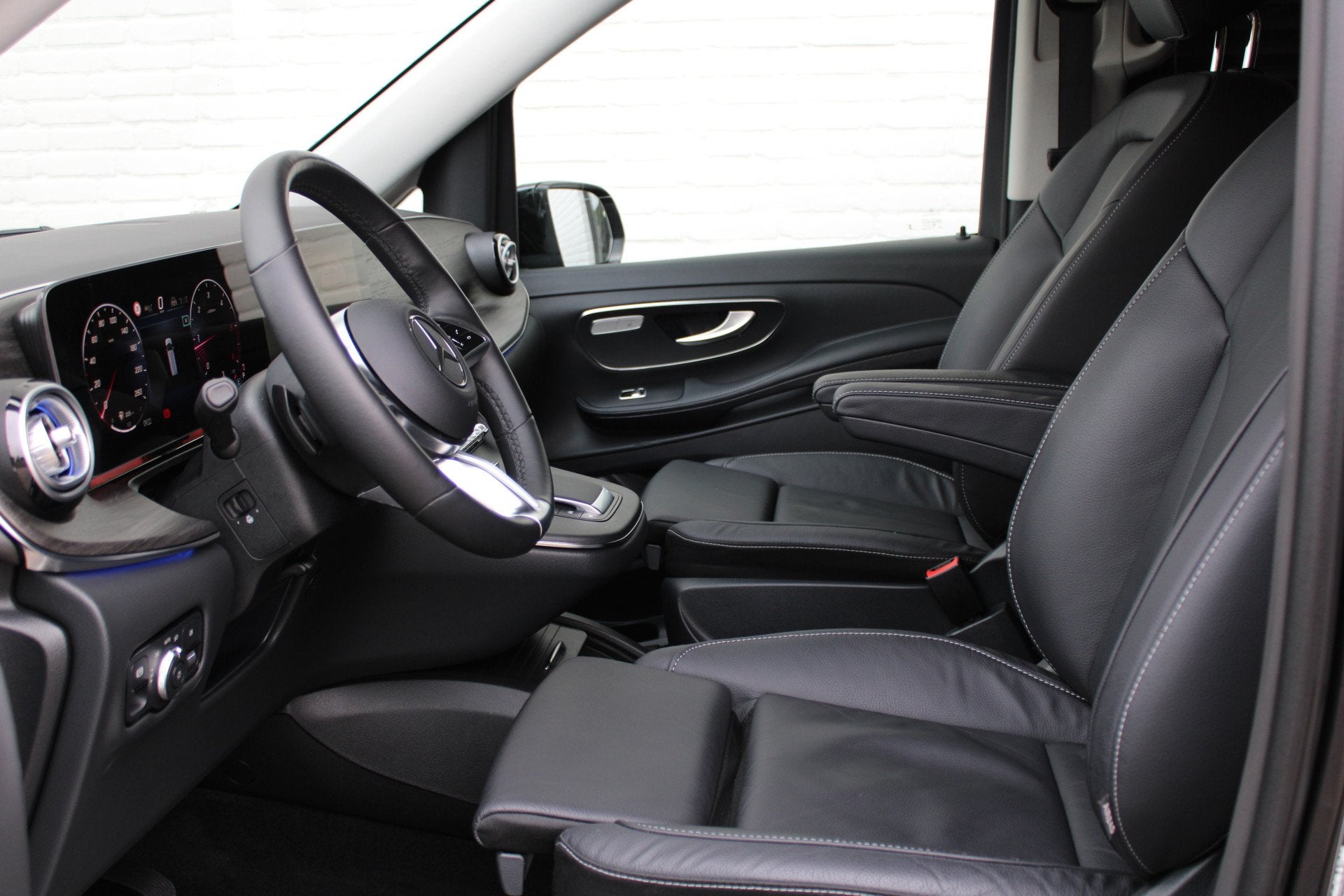 Mercedes-Benz V-Klasse 300d / XXL / 4-matic / DC / 2x Elec S, Auto's, Gebruikt, Met garantie (alle), 2500 kg, 2500 kg