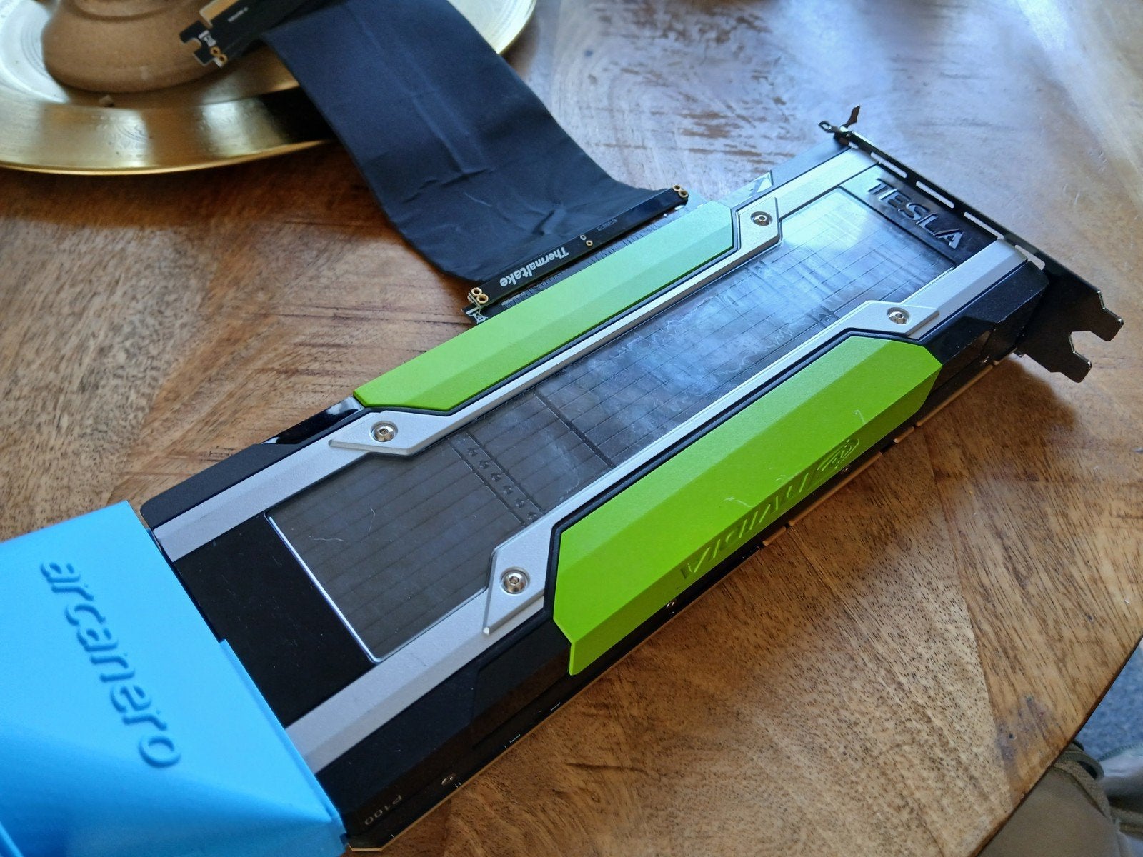 NVIDIA Tesla P100 GPU 16gb vram. Met Thermaltake Riser, Computers en Software, PCI-Express 3, Gebruikt, Overige soorten, Ophalen of Verzenden