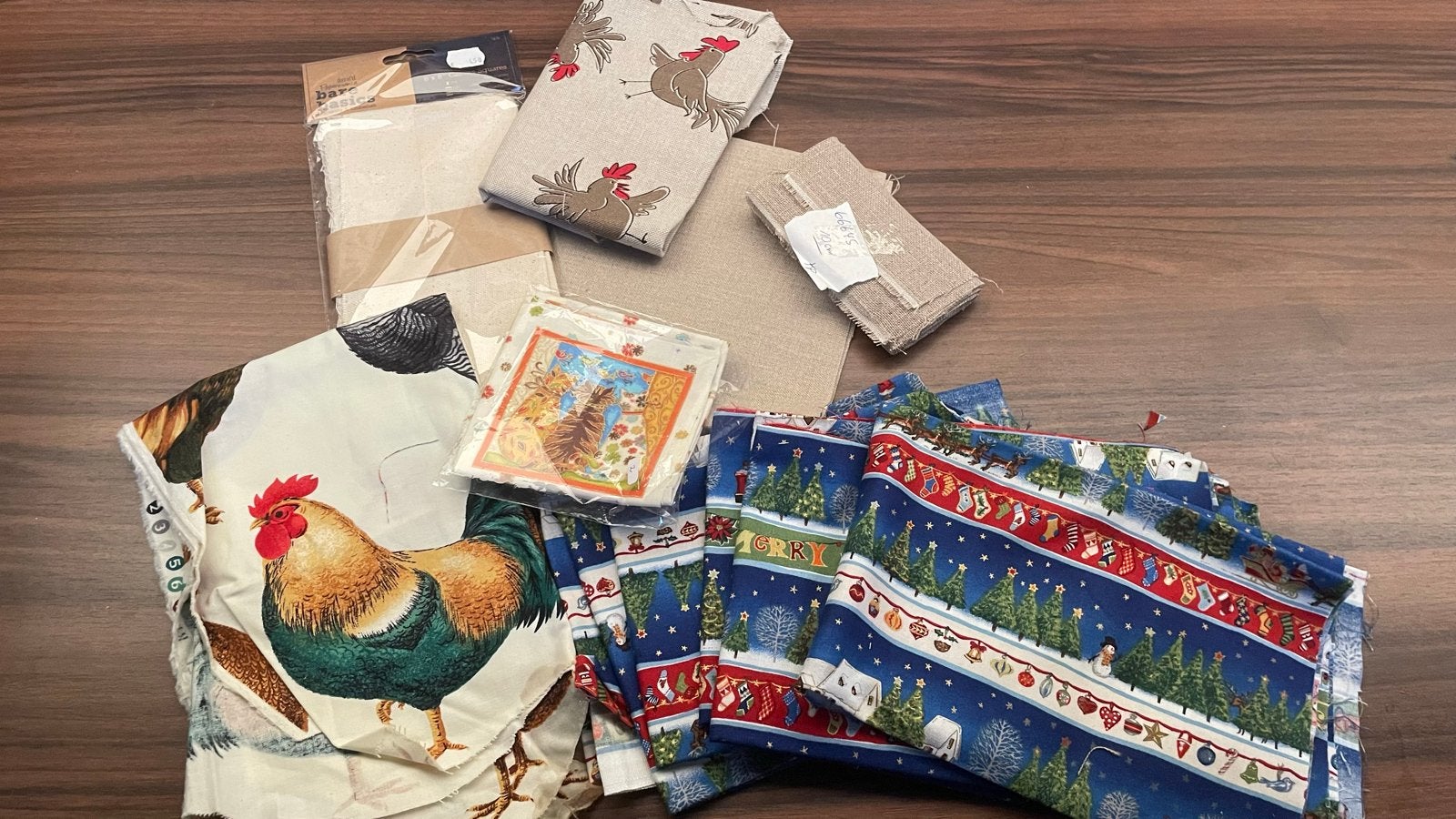 Stoffenpakket: Diverse stoffen met kerst- en dierenprints, Meerkleurig, Ophalen of Verzenden, Zo goed als nieuw, 30 tot 120 cm