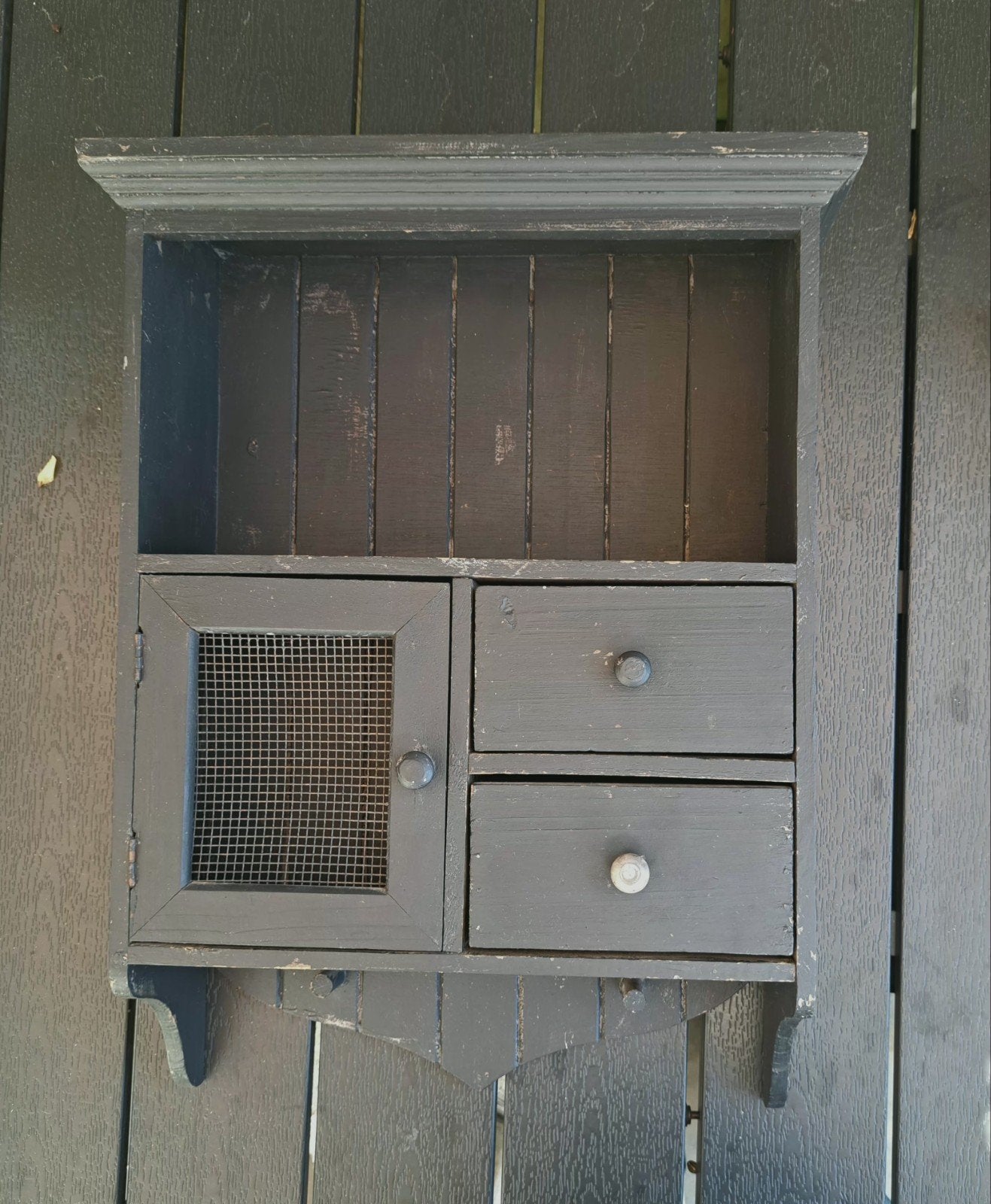 Vintage zwart houten wandkastje met lade en deurtje, Ophalen of Verzenden, Gebruikt