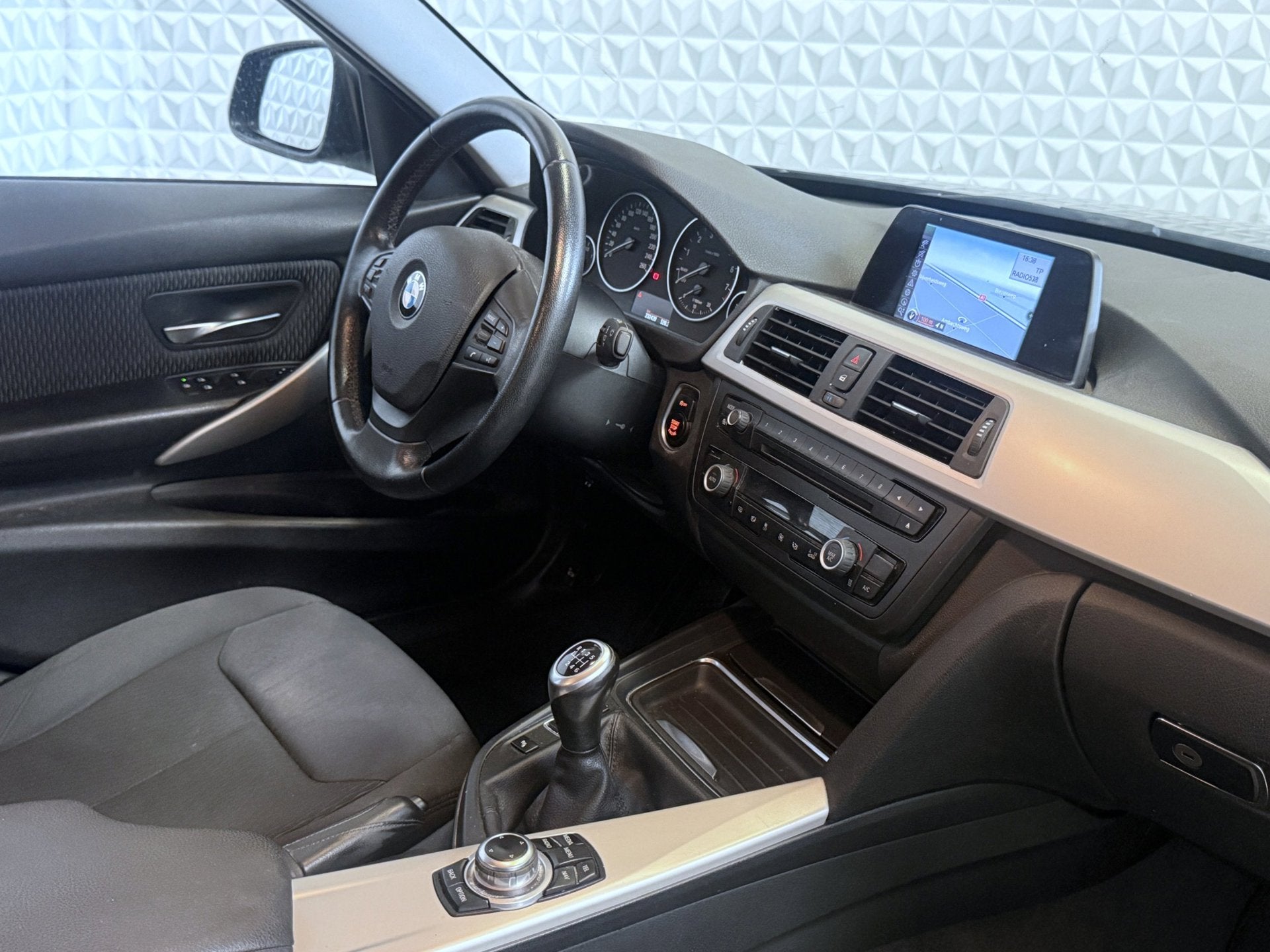 BMW 3-serie Touring 316i Airco Cruise Navigatie (2013), Auto's, Navigatiesysteem, Gebruikt, Euro 6, 4 cilinders