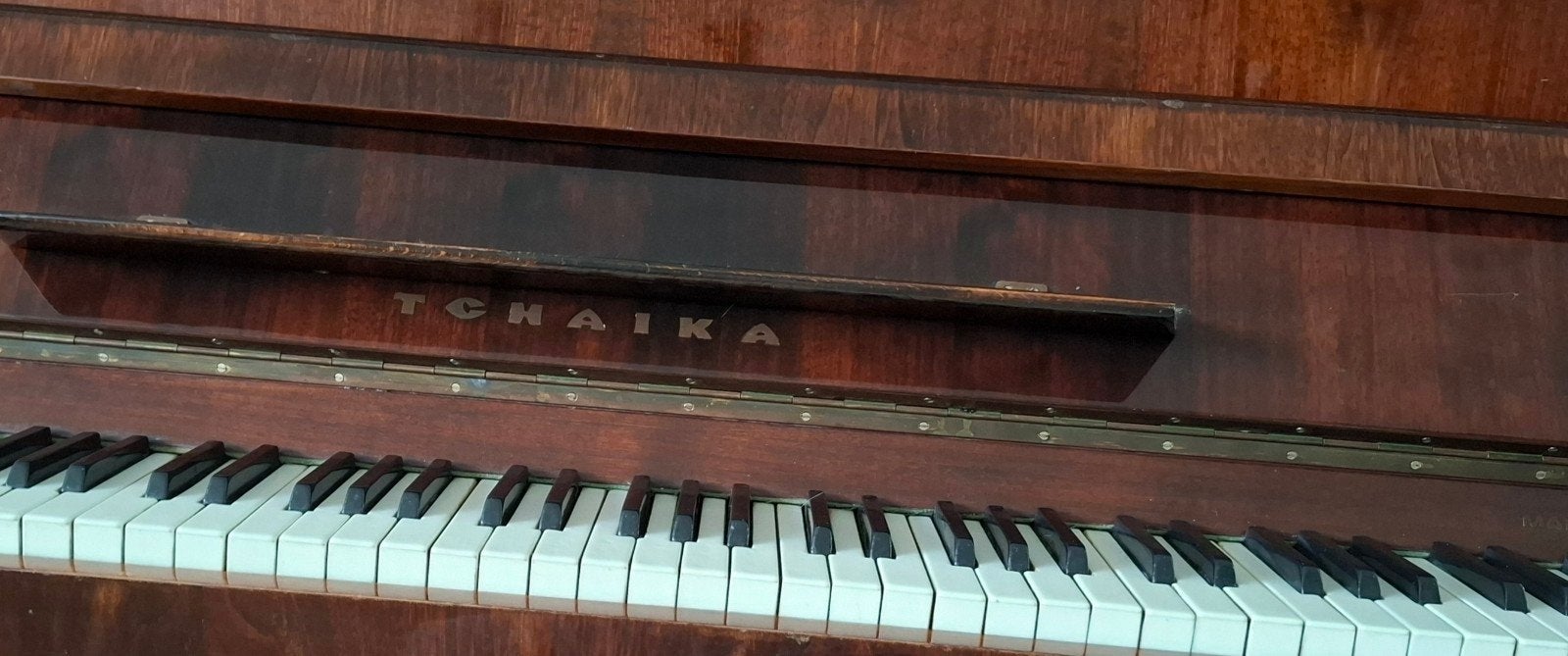 Tchaika Piano - Klassiek Houten Piano, Muziek en Instrumenten, Ophalen, Gebruikt, Bruin, Piano