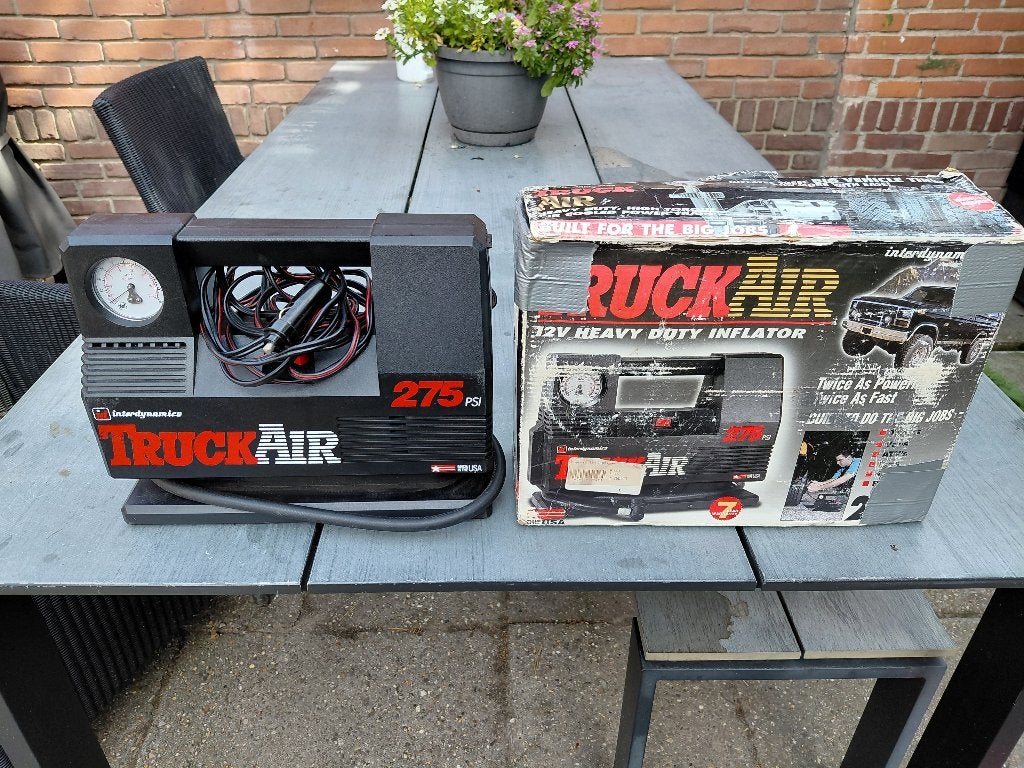 Truck Air 12volt compressor Karsten Opblaas tenten., Caravans en Kamperen, Tenten, Ophalen
