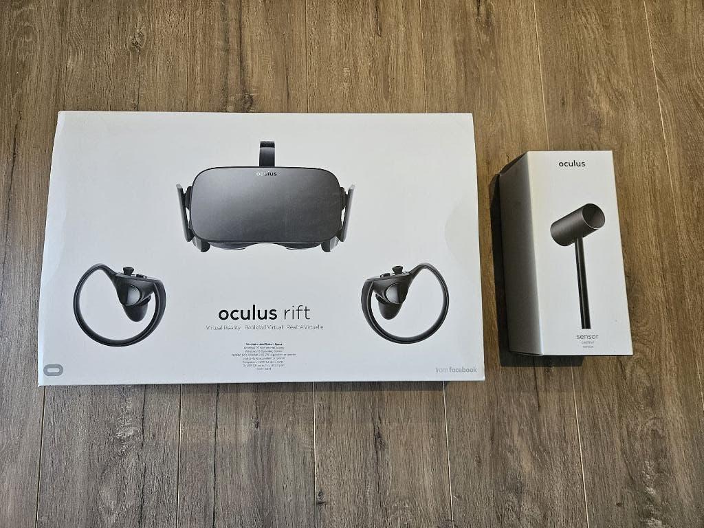 Oculus Rift + 3e sensor + extra kabels + HDMI-DP adapter, Spelcomputers en Games, Virtual Reality, Zo goed als nieuw, Pc, VR-bril