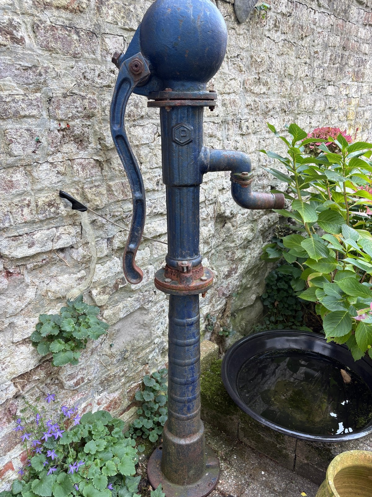 Antieke gietijzeren waterpomp - Decoratief, Ophalen, Gebruikt