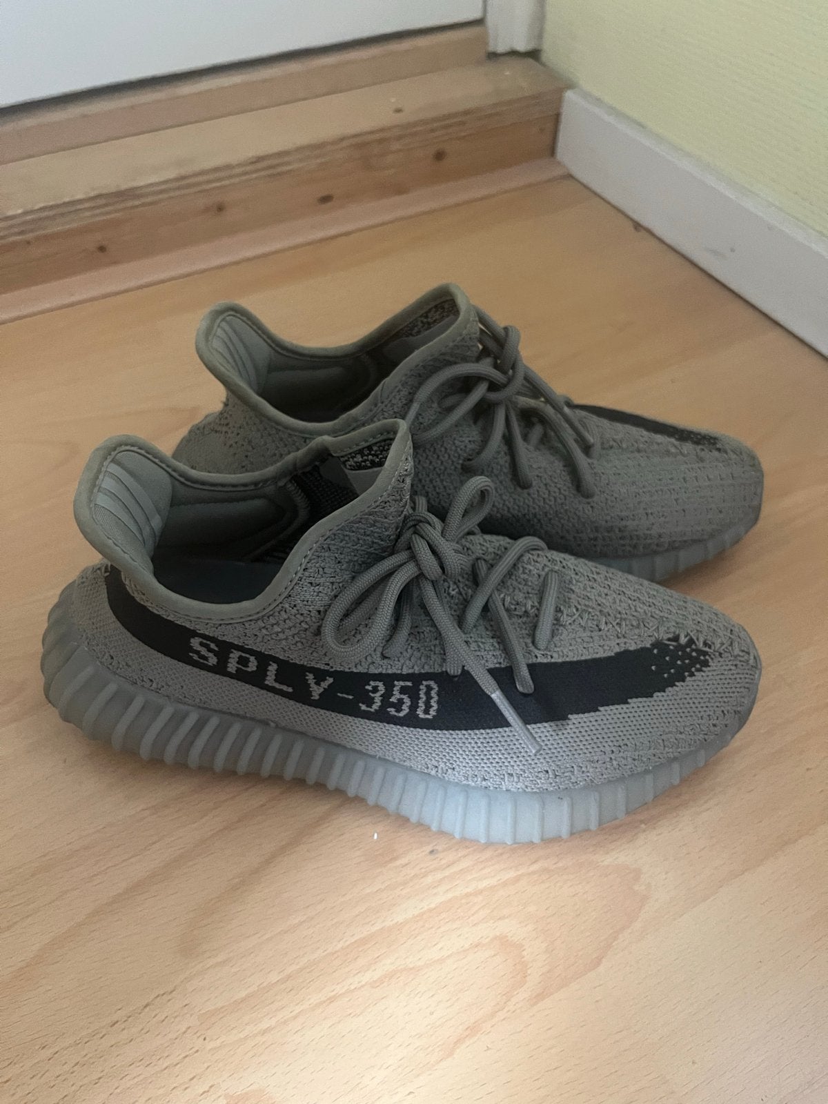 Adidas Yeezy Boost 350 V2 'Slate' - Maat 40, Ophalen of Verzenden, Gedragen, Overige kleuren, Sneakers of Gympen