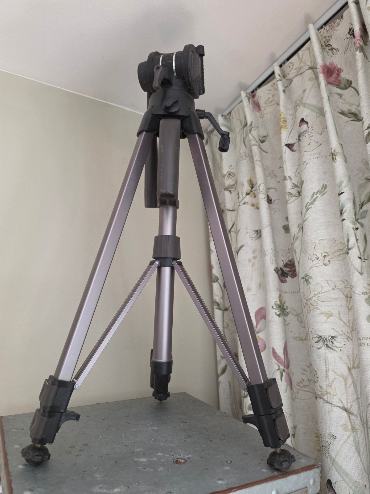 Vanguard Millennium 4 Fotostatief, Gebruikt, Met waterpas, Ophalen of Verzenden, Driepoot
