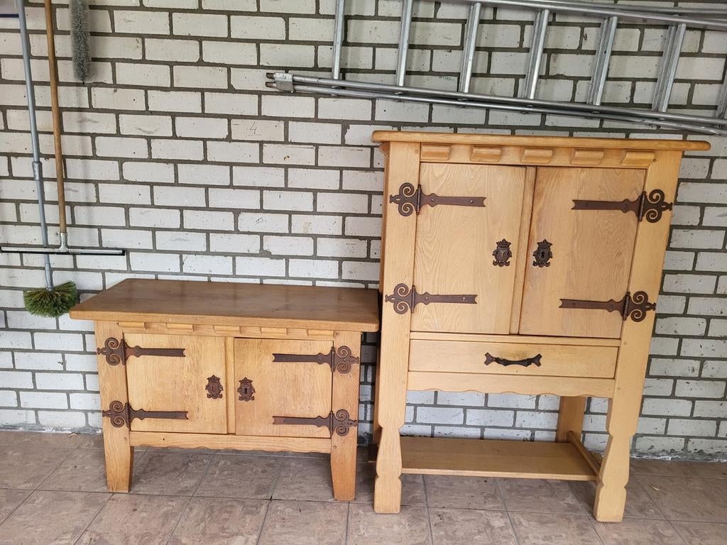 Set van 2 rustieke eikenhouten kasten met smeedijzer, Ophalen of Verzenden
