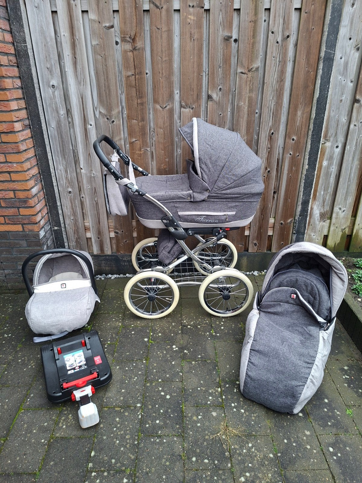 Zo goed als nieuwe Tutek Turran 3-in-1 kinderwagen + Isofix, Zo goed als nieuw, Combiwagen, Met autostoeltje, Ophalen