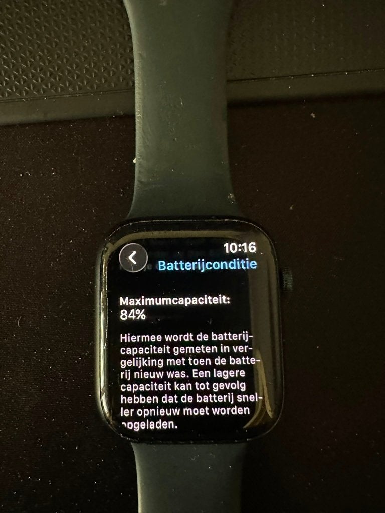 apple watch 8, Sieraden, Tassen en Uiterlijk, Smartwatches, Gebruikt, Apple Watch ⌚️, Zwart, IOS