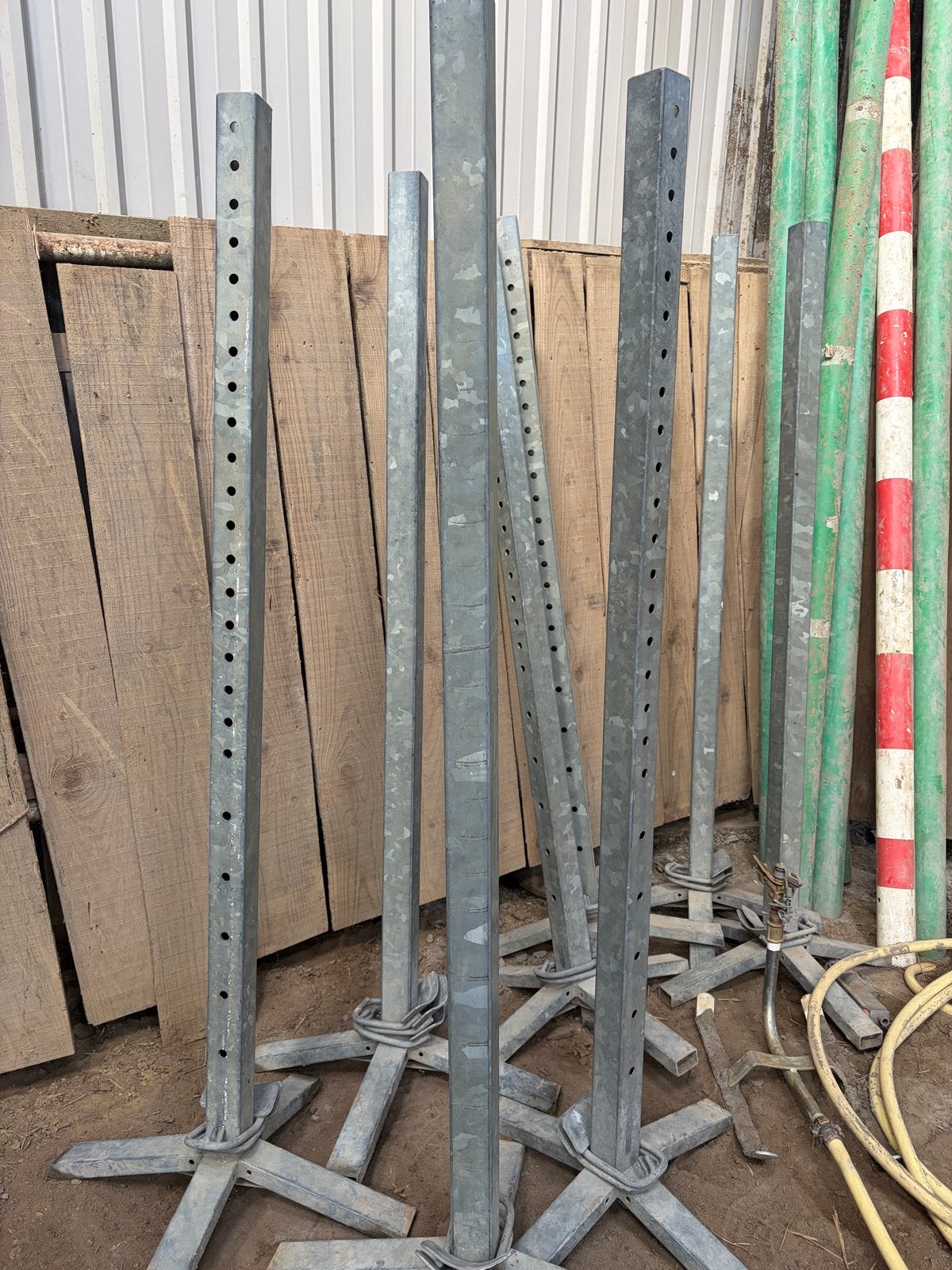 Verstelbare metalen staanders voor diverse toepassingen, Dieren en Toebehoren, Ophalen, Springen
