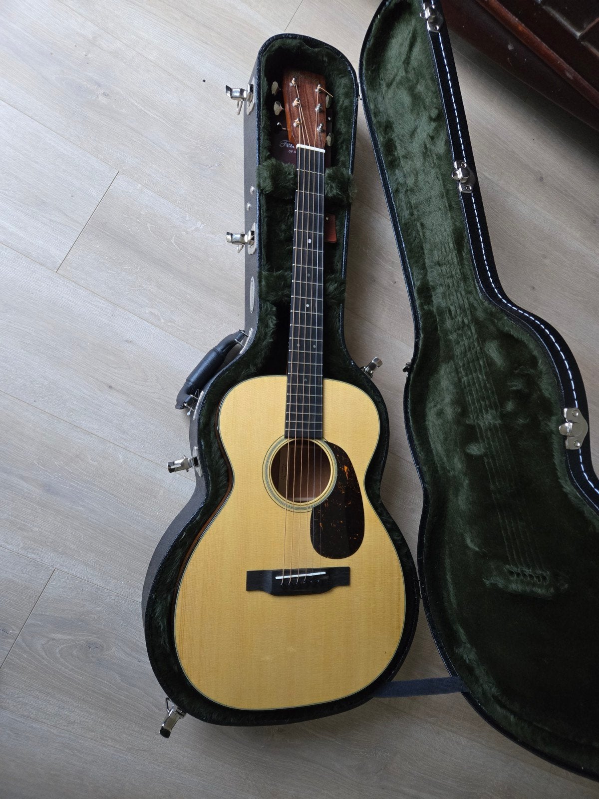 Martin 0-18 (2023), Ophalen, Western- of Steelstringgitaar, Met koffer