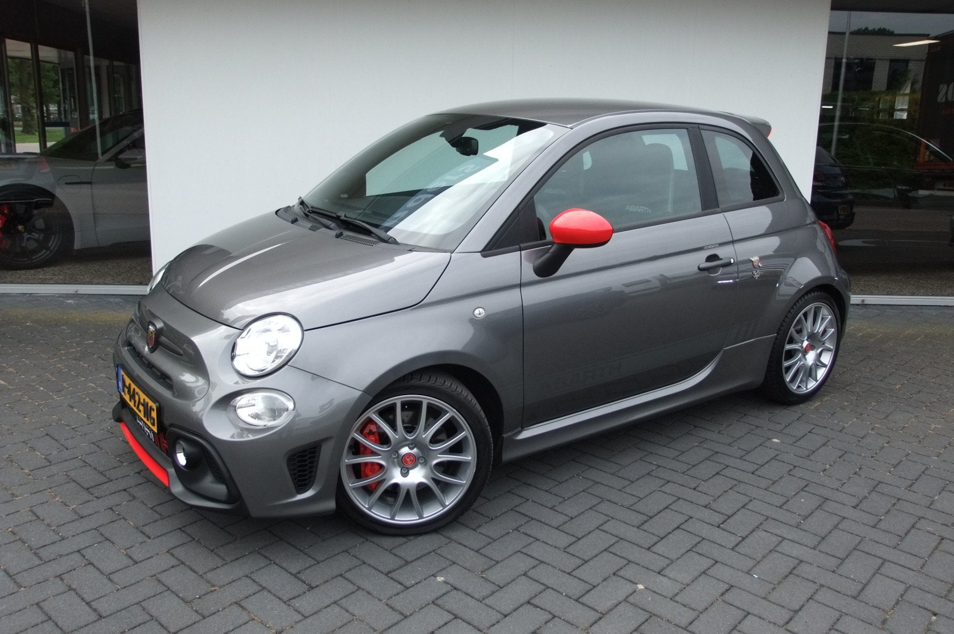 Fiat 500C 1.4 T-Jet Abarth Competizione/ 180PK/ SABELT stoel, Voorwielaandrijving, Euro 6, 4 cilinders, Cabriolet