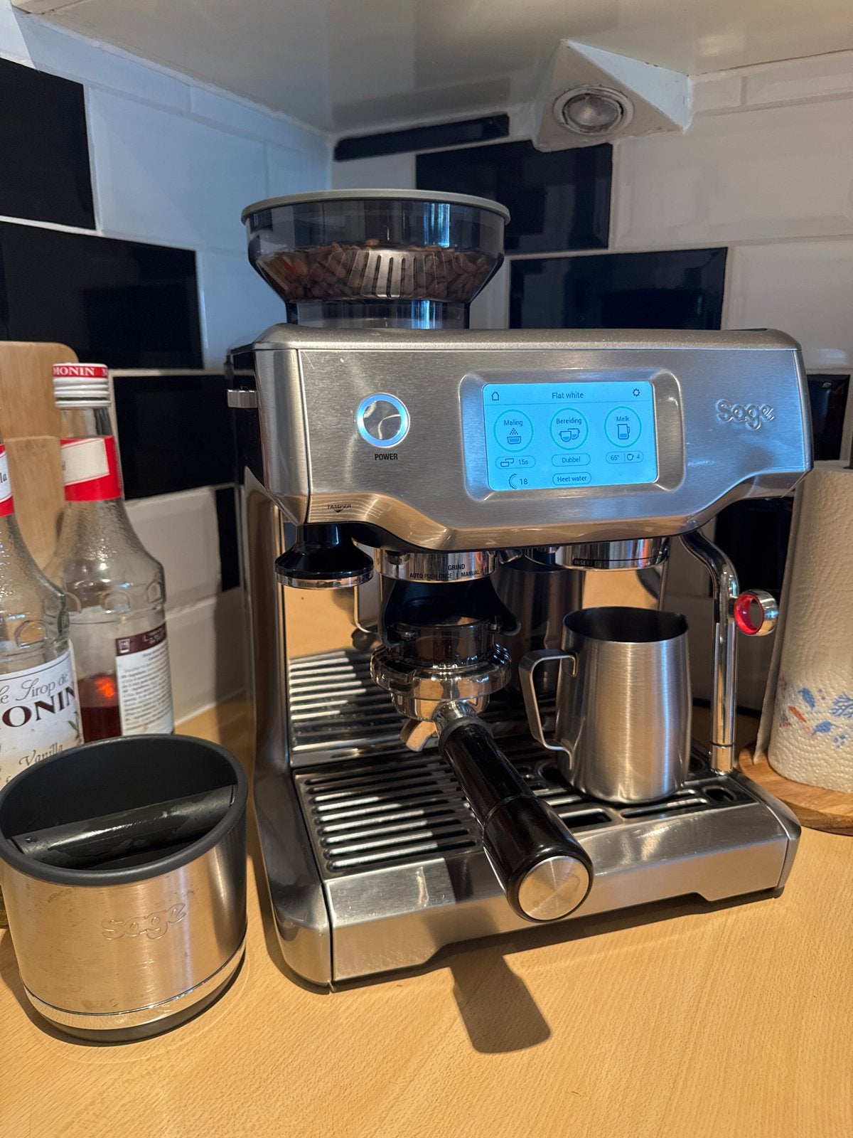 Sage Barista Touch koffieapparaat met doos, Afneembaar waterreservoir, Espresso apparaat, Zo goed als nieuw, Koffiebonen
