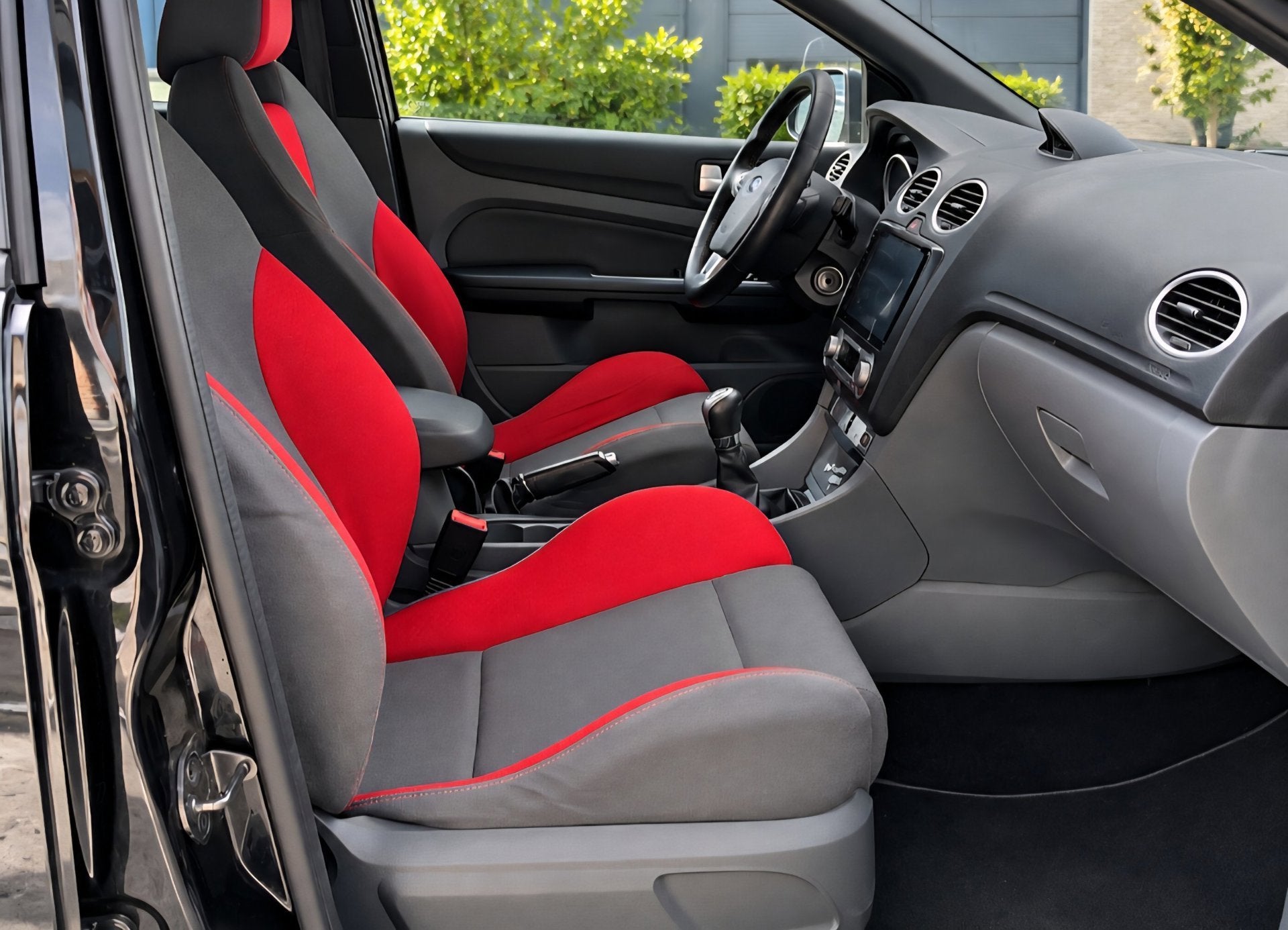 Foto 4 van Ford Focus 2.5 ST Xenon Clima 18"