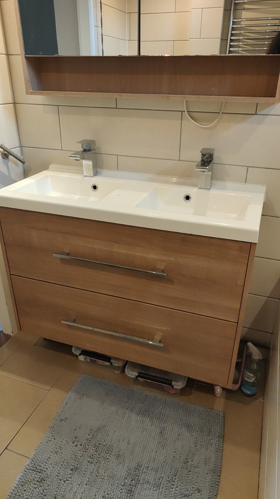 Badkamermeubel met dubbele wastafel en spiegelkast, Huis en Inrichting, Ophalen, Gebruikt, 100 tot 150 cm, Minder dan 100 cm