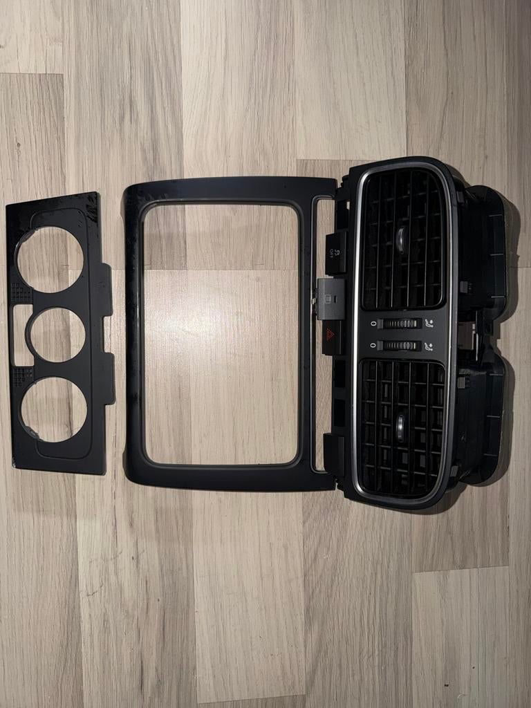 Polo 6R Matzwarte dashboardroosters + radioframe + Climatron, Ophalen of Verzenden, Gebruikt, Volkswagen